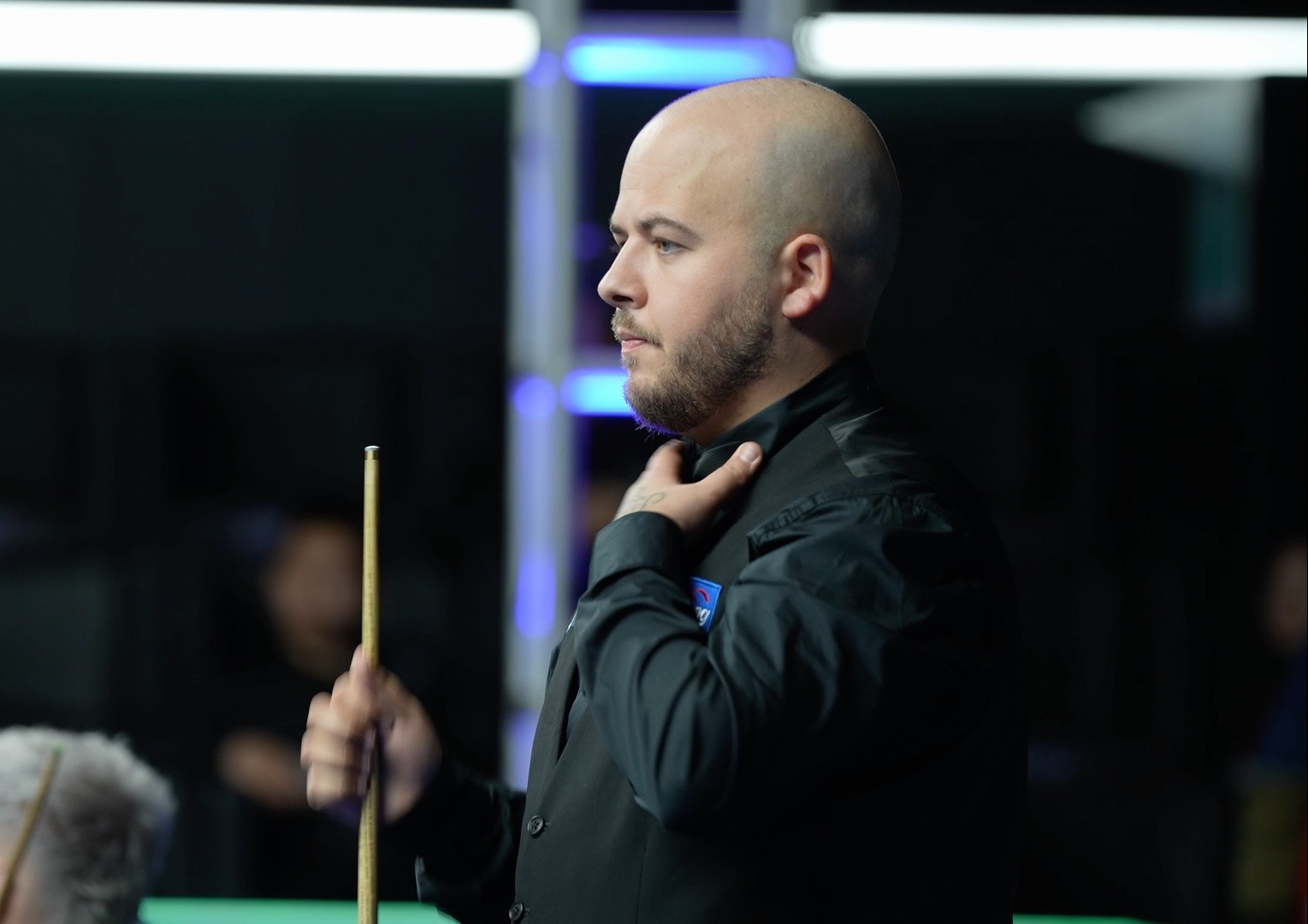 中场新援的 中场新援的